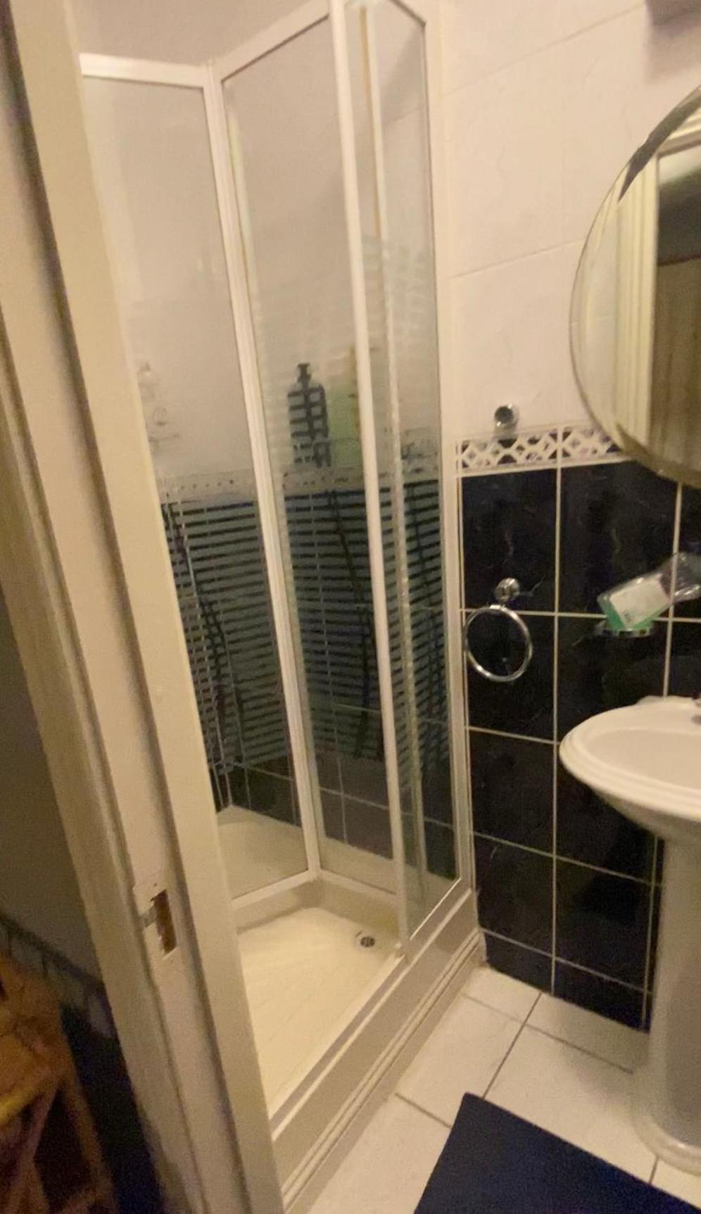 Dublin Airport Big Rooms With Bathroom Outside Room - Kitchen Only 7 Days Reservation Екстериор снимка